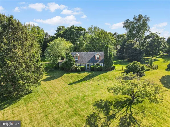 16 Galicia Dr, Phoenixville, PA 19460
