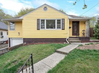 42 W Arnold Rd, Poughkeepsie, NY 12601