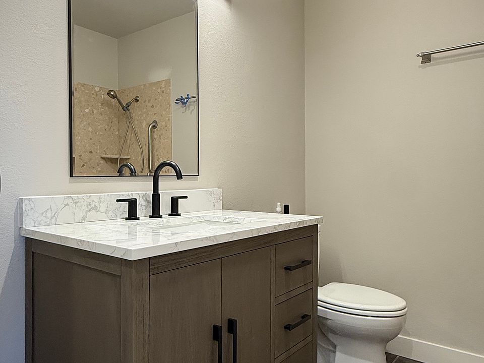 1st image of 325 Kitty Hawk Rd Unit 311