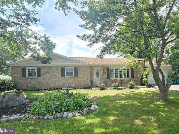 17 Jane Ln, Carlisle, PA 17013