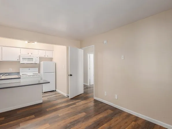 Venture on Country Club