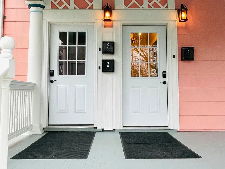 531 Straight St #1 — Photo 4