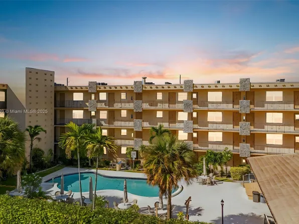 2145 Pierce St APT 305, Hollywood, FL 33020