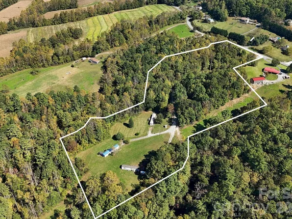 631 Union Hill Rd, Hendersonville, NC 28792