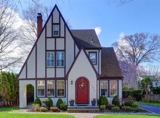 106 Locust St, Garden City, NY 11530