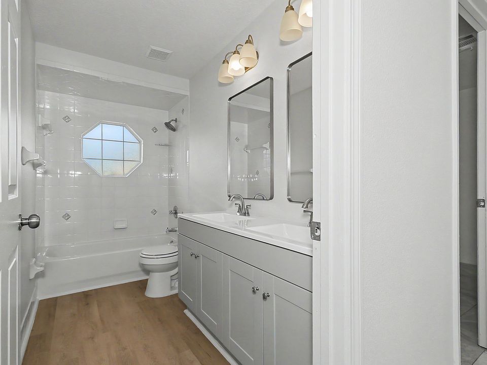 1st image of 231 Oak Ln