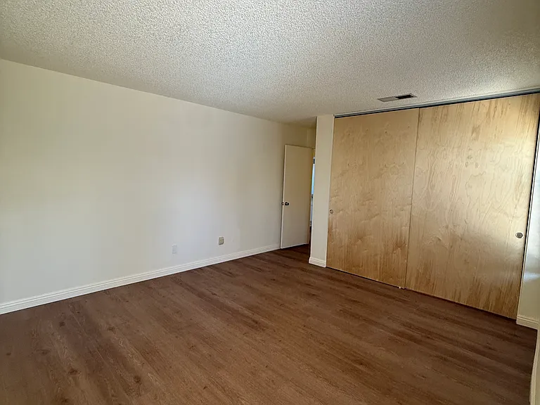 1712 E Avenue R12 — Photo 14