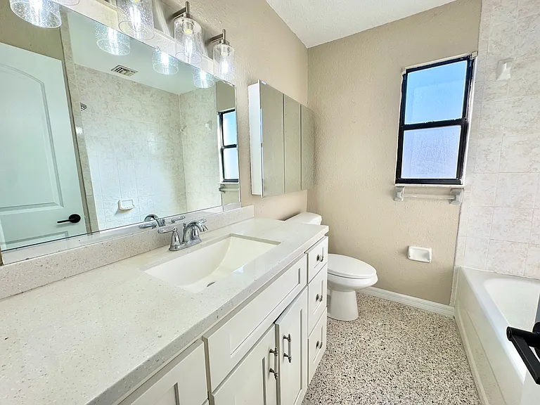 4335 Floramar Ter — Photo 7