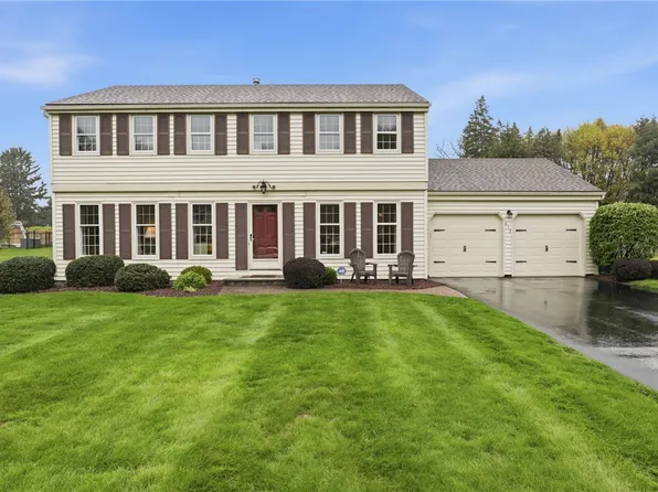 613 Bending Bough Dr, Webster, NY 14580