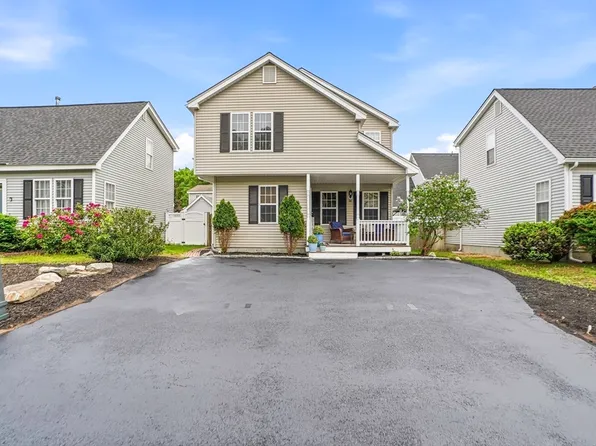 86 Violetwood Cir #86, Marlborough, MA 01752