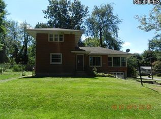 3003 Traymore Dr, Akron, OH 44319