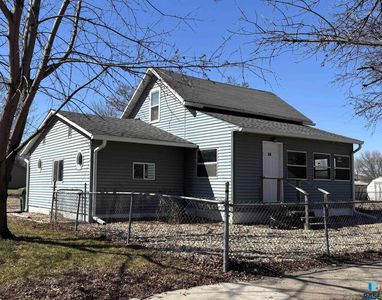 607 Illinois Ave NW, Huron, SD, 57350
