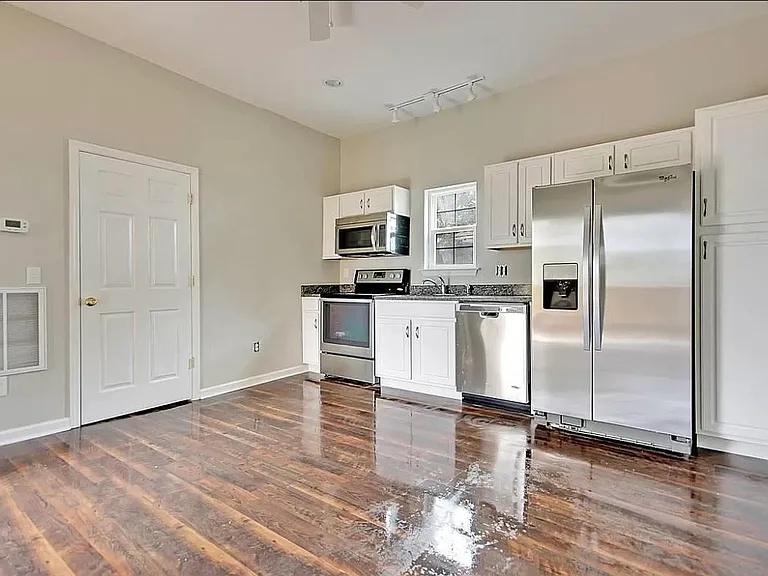 8 Orrs Ct #C — Photo 2