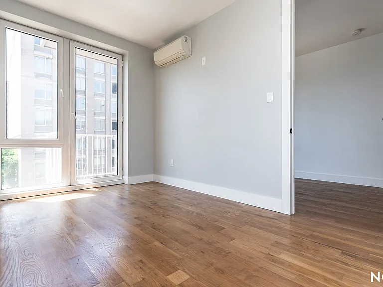 916 Bergen St #5N — Photo 6