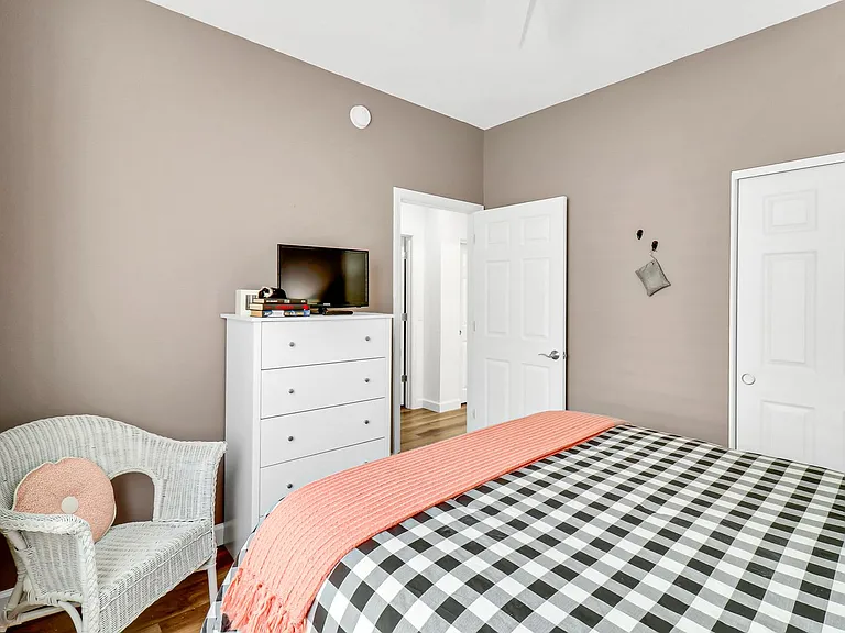 39 Andover Pl — Photo 34