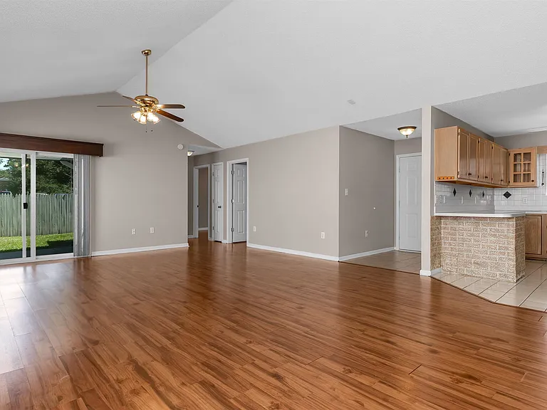 112 Dusty Trail Ln — Photo 8
