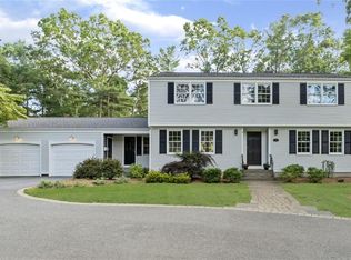 24 Heritage Rd, Barrington, RI 02806