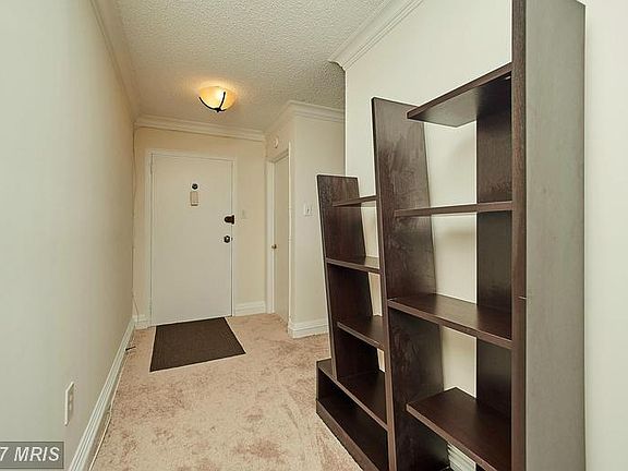 3rd image of 1300 Army Navy Dr APT 1016