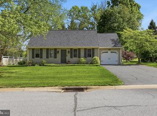 916 Indian Springs Dr, Lancaster, PA 17601