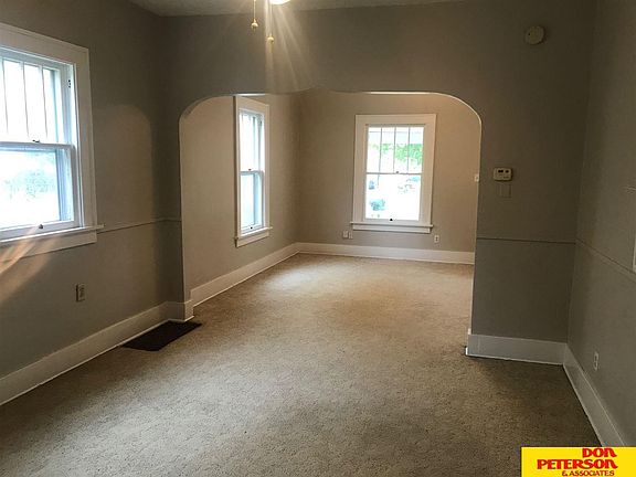 4th image of 1749 N Park Ave