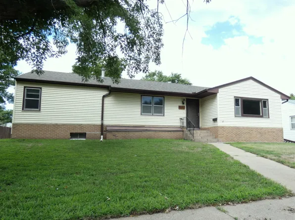 1612 7th Ave, Kearney, NE 68845