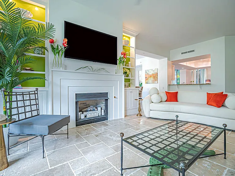 801 N Swim Club Dr #2B — Photo 12