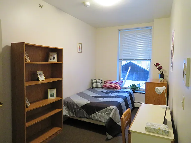 109 E State St — Photo 9