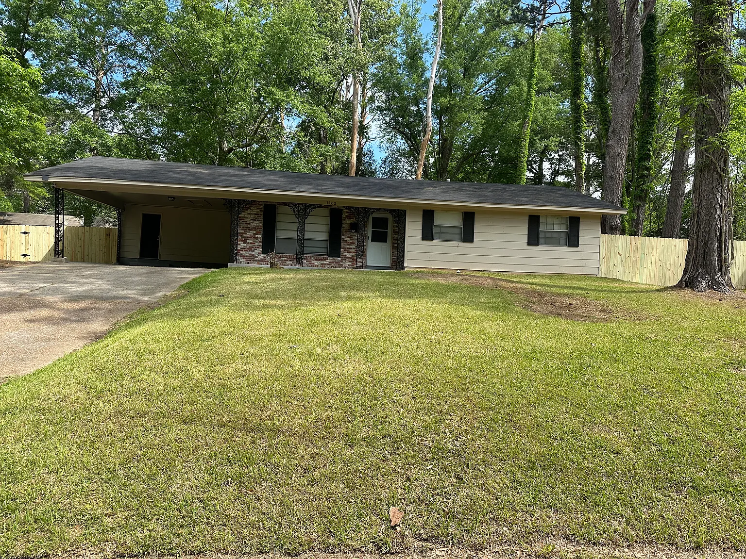 1162 Marble St — Photo 1