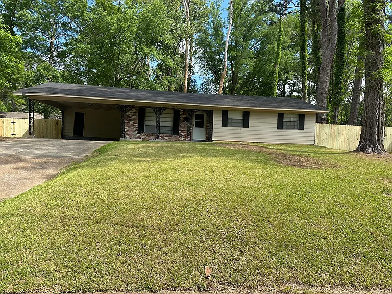 1162 Marble St — Photo 1