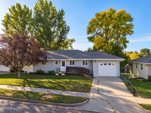 1011 W B Ave, Bismarck, ND 58501