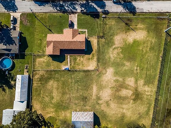 2nd image of 1113 Stuckert Dr