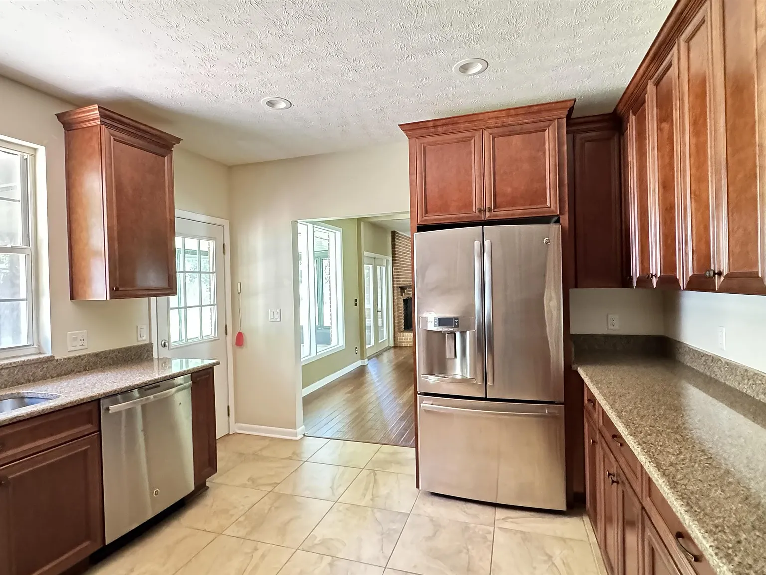 5051 Thorden Road - 1 — Photo 3
