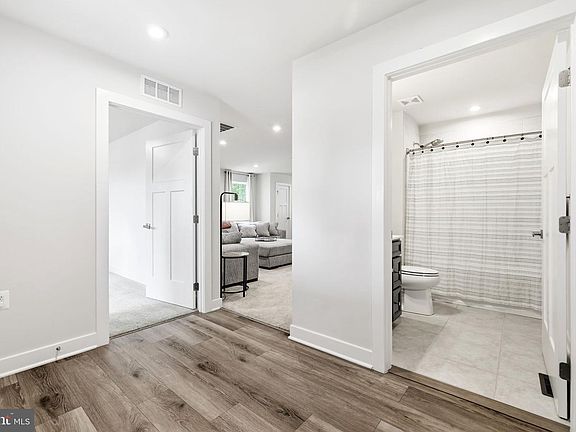 4th image of 7113 Iron Gall Ln