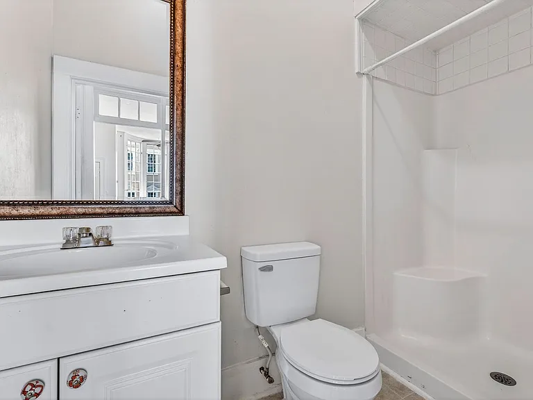 335 King St #A — Photo 10