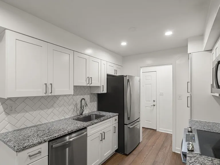 3334 Spring Ln #B42 — Photo 4