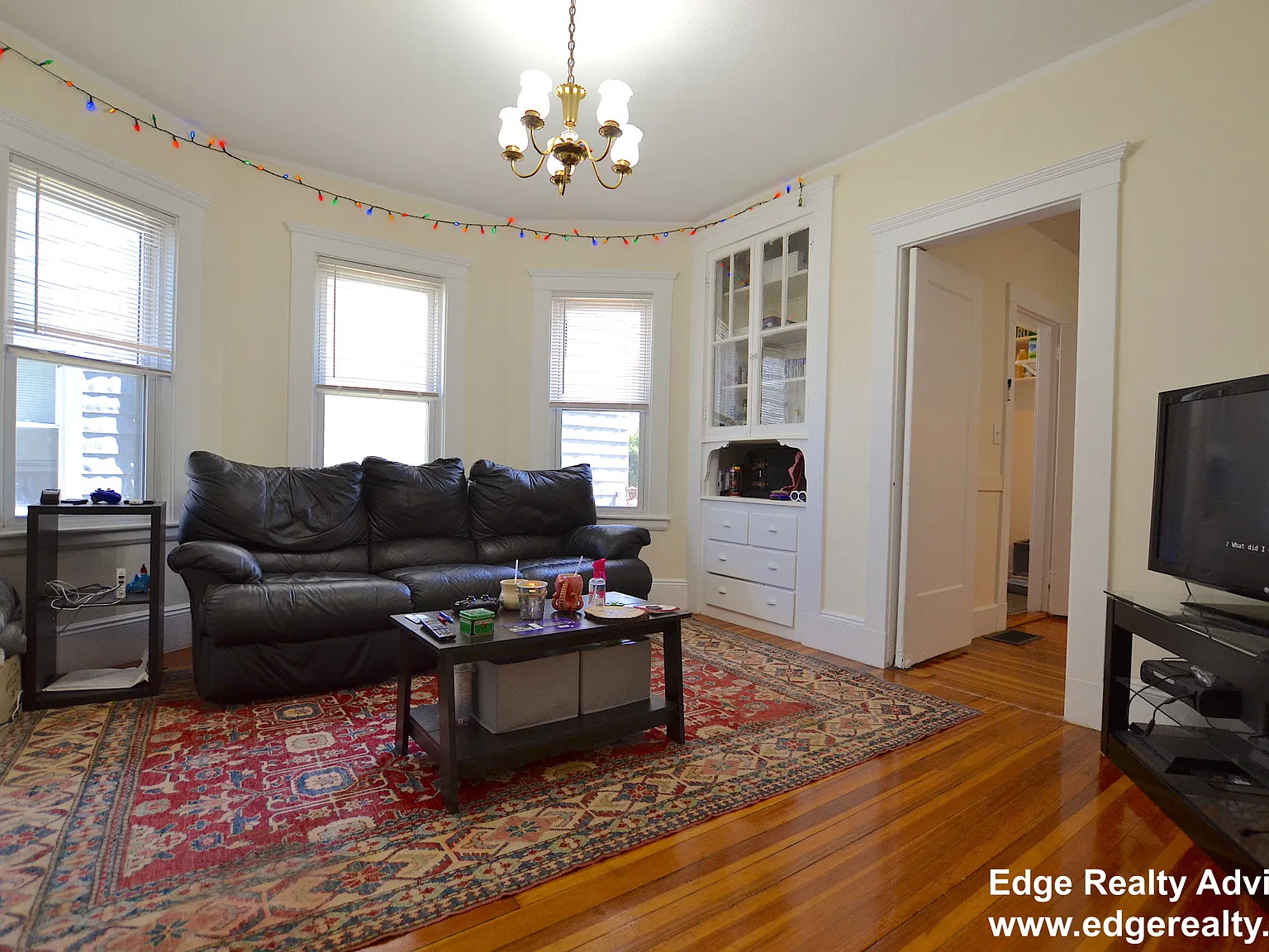 3 bed, 1.0 bath, $3,000 — Photo 2
