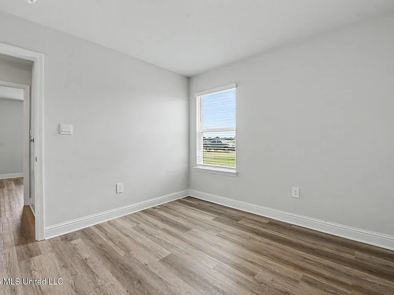 107 Mill Ct — Photo 23