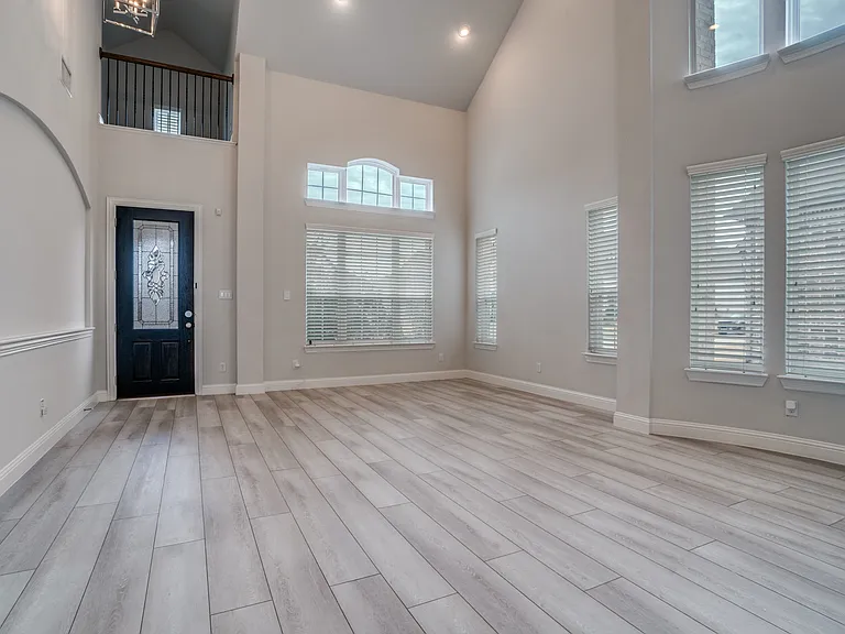 2811 Killdeer Trl — Photo 2