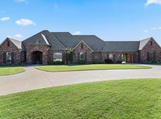 1602 NE Oakridge Dr, Claremore, OK 74017