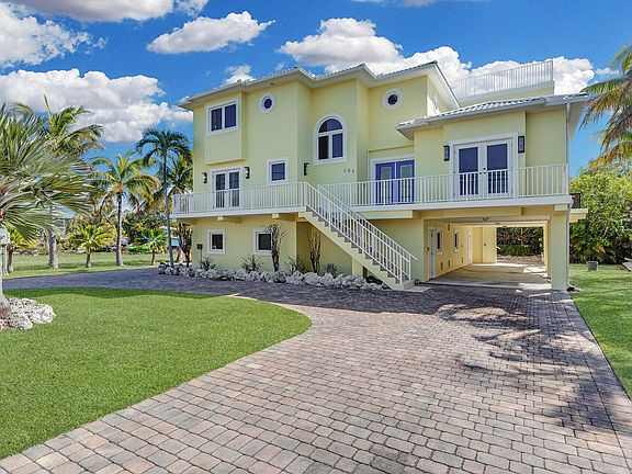 2nd image of 205 Stirrup Key Blvd
