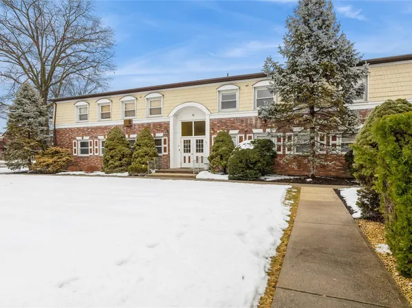6 Normandy Village #8, Nanuet, NY 10954