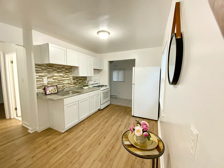 11228 Jackson Ave — Photo 5
