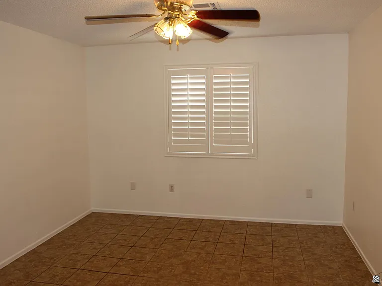 2090 S 44th Dr — Photo 18