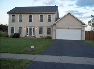 320 Whispering Pines Cir, Rochester, NY 14612