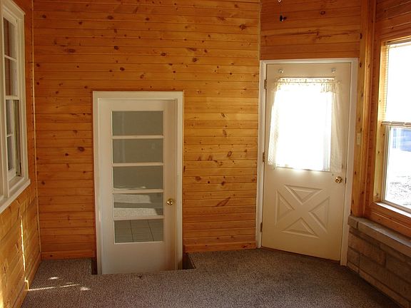 Sunroom access to dining rm