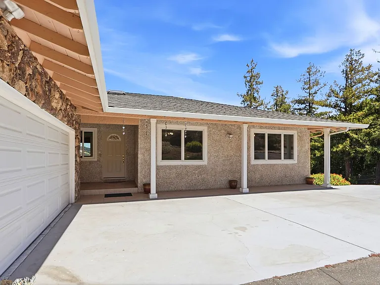 19563 Almaden Rd — Photo 17