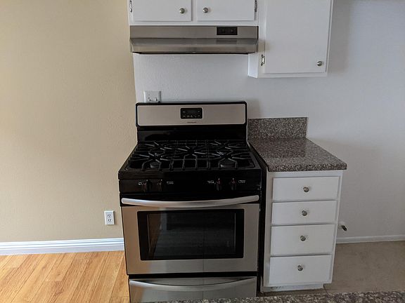 5th image of 1108 E Palmer Ave #27
