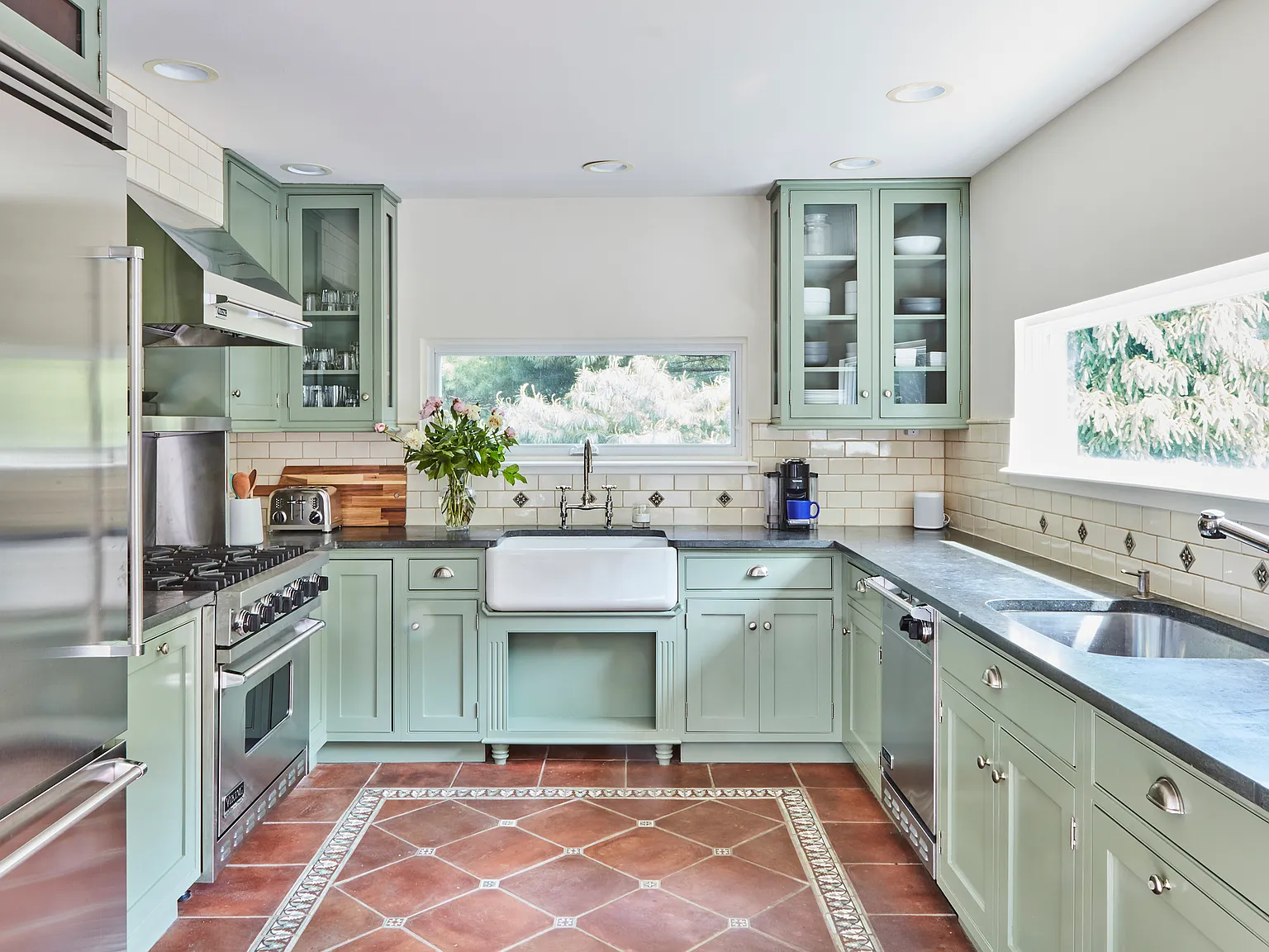 Renovated Chic East Hampton Getaway — Photo 4
