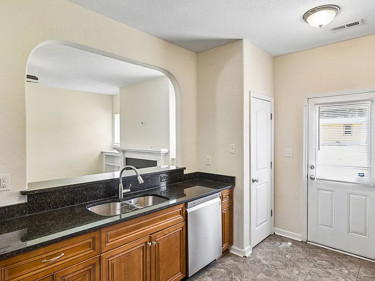 5003 Clifton St — Photo 20