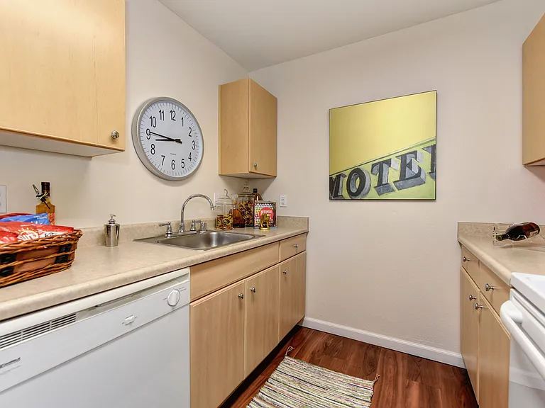 Vineyard Terrace Apartments — Photo 32